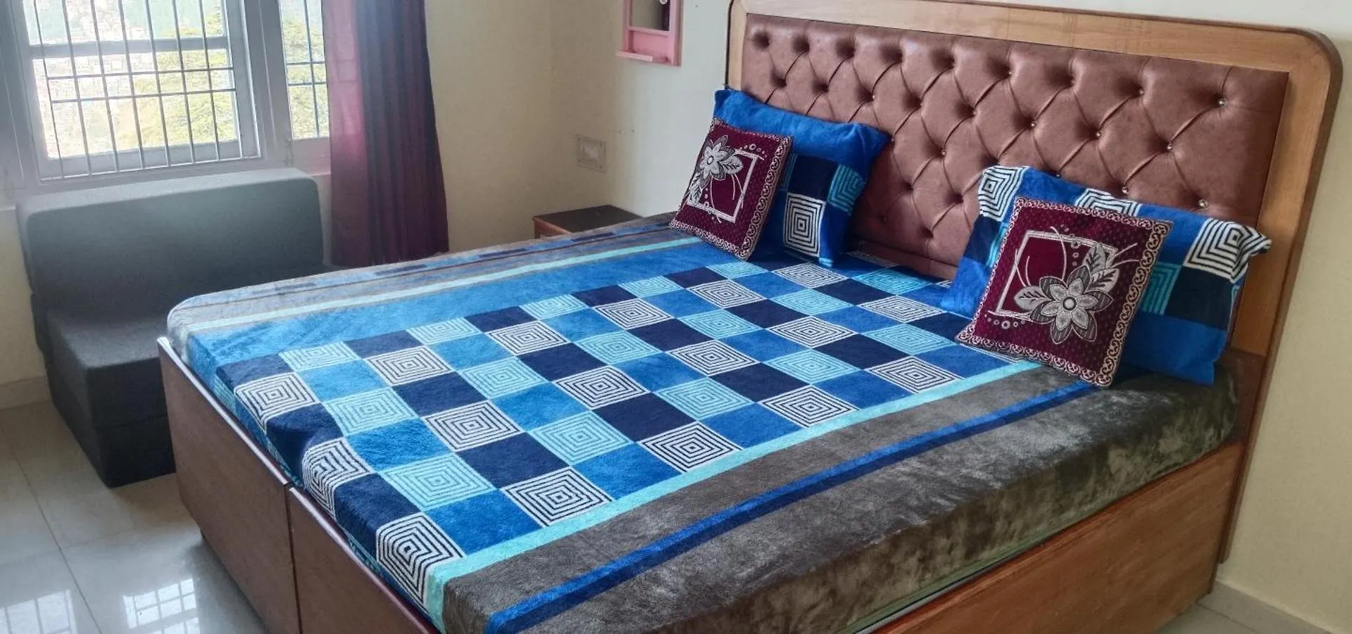 Krishna Hill Stay Near Mall Road Shimla