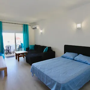 appartamento-azzurro-ocean-view-5-min-to-beach.hotelaalgarve.com/