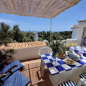 shades-of-blue-with-ocean-view-fast-wifi.hotelaalgarve.com/